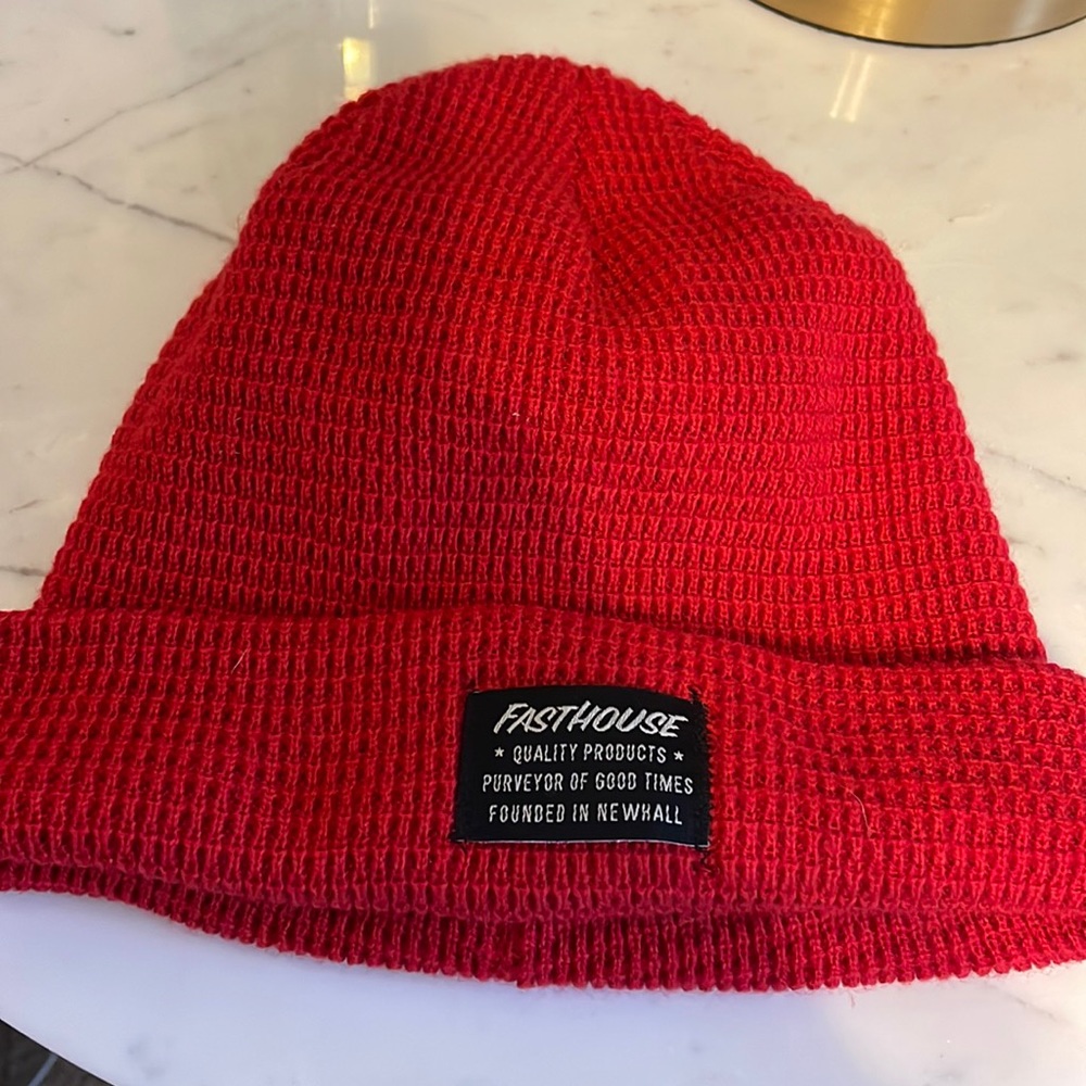 Women’s red fast house Beanie